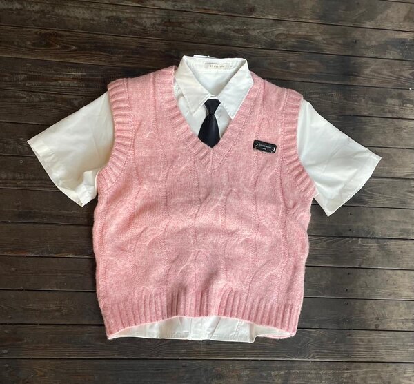 Gilet  en tricot rose et blanc