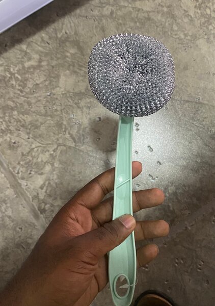 Brosse à récurer avec poignée longue