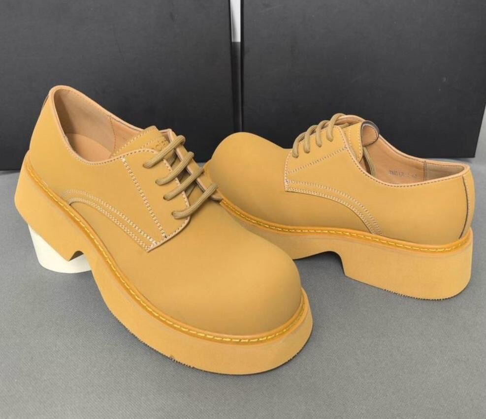 Chaussures plateforme modernes