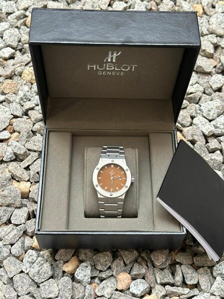 Montre Hublot en acier inoxydable