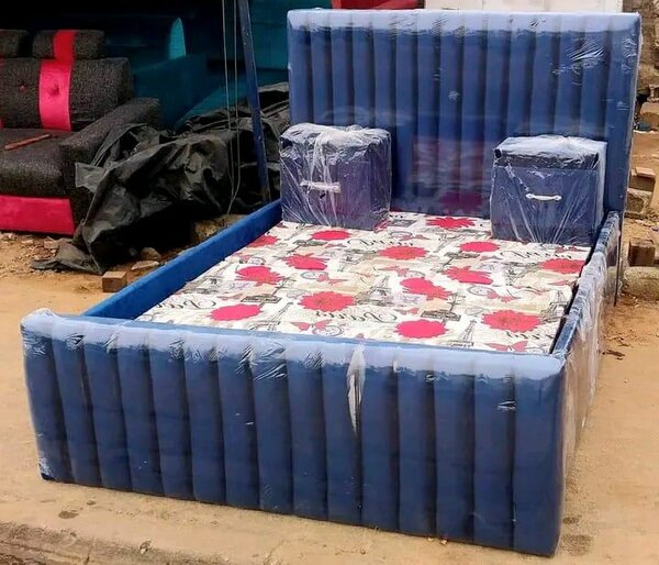 Lit capitonné moderne