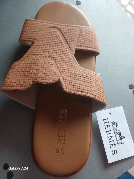 Sandales Hermès élégantes