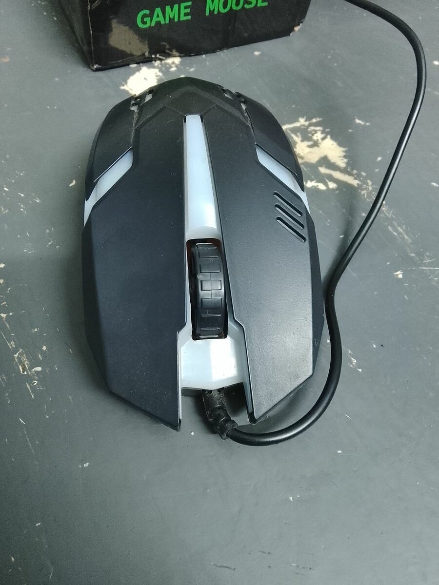 Souris de jeu filaire noire