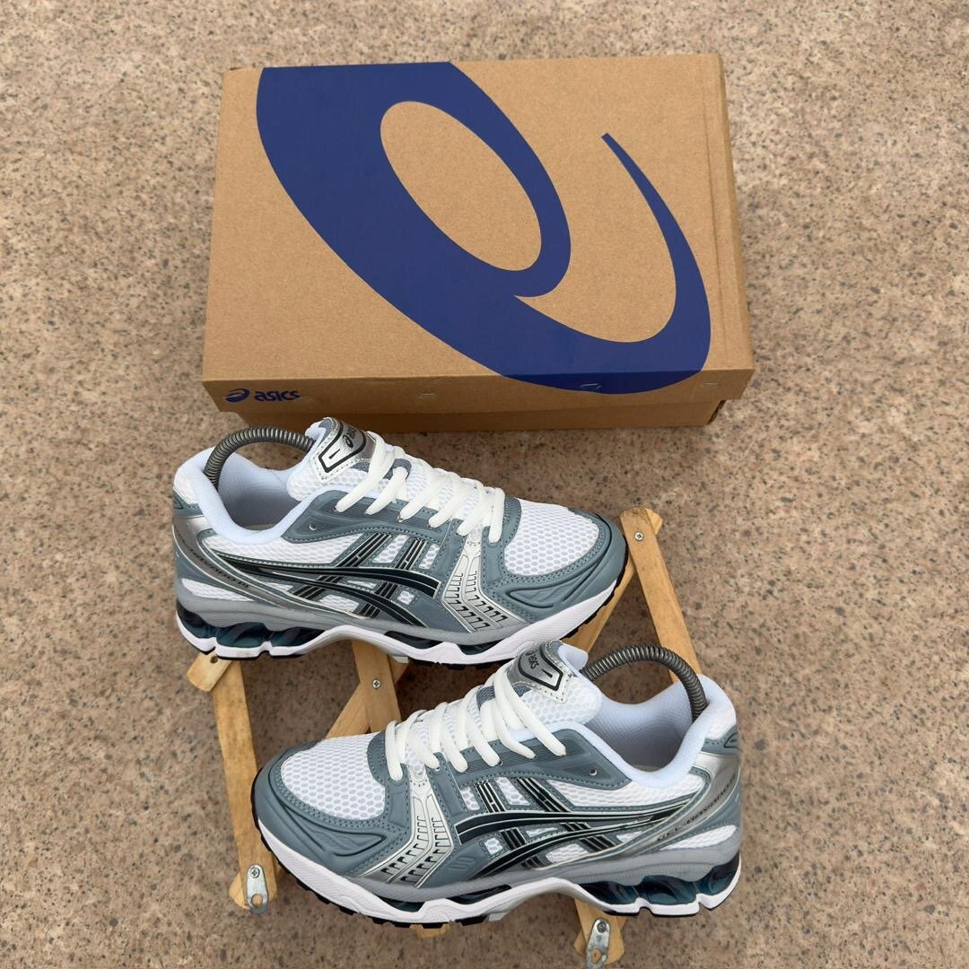 Chaussures de sport modernes