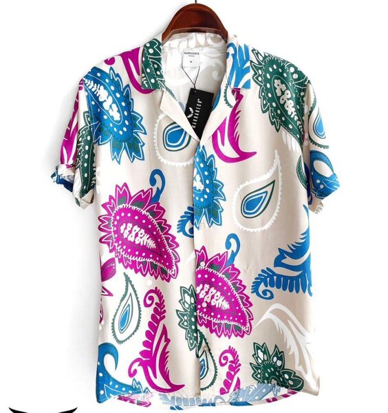 Chemise à motifs floraux colorée