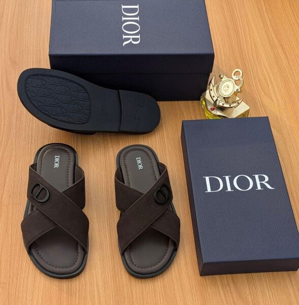 Sandales plates Dior marron pour homme
