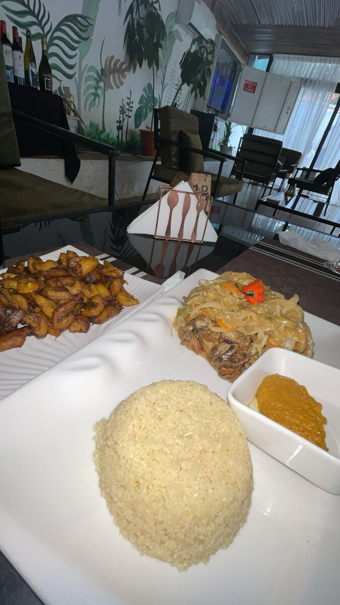 Repas africain savoureux varié