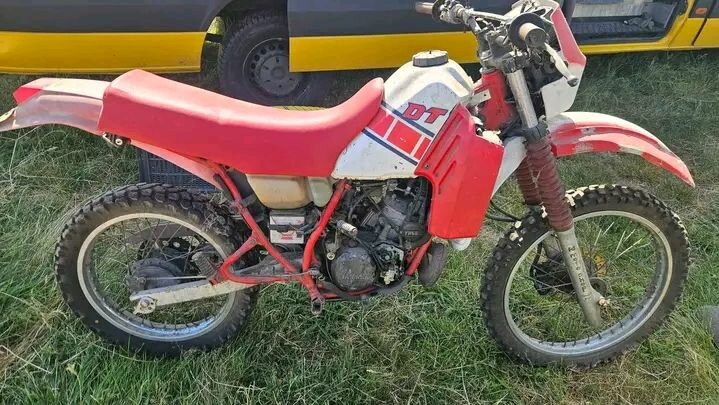 Moto tout-terrain robuste