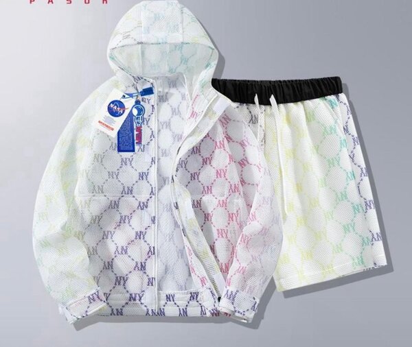 Ensemble sportif à capuche