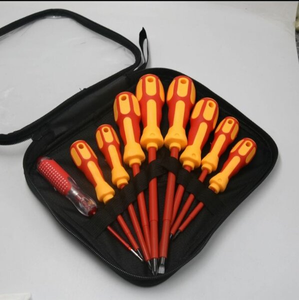 Ensemble de tournevis isolés