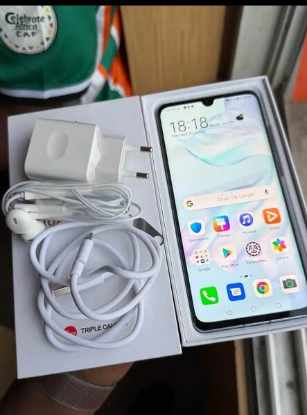 Huawei P30 Pro Smartphone Triple Camera