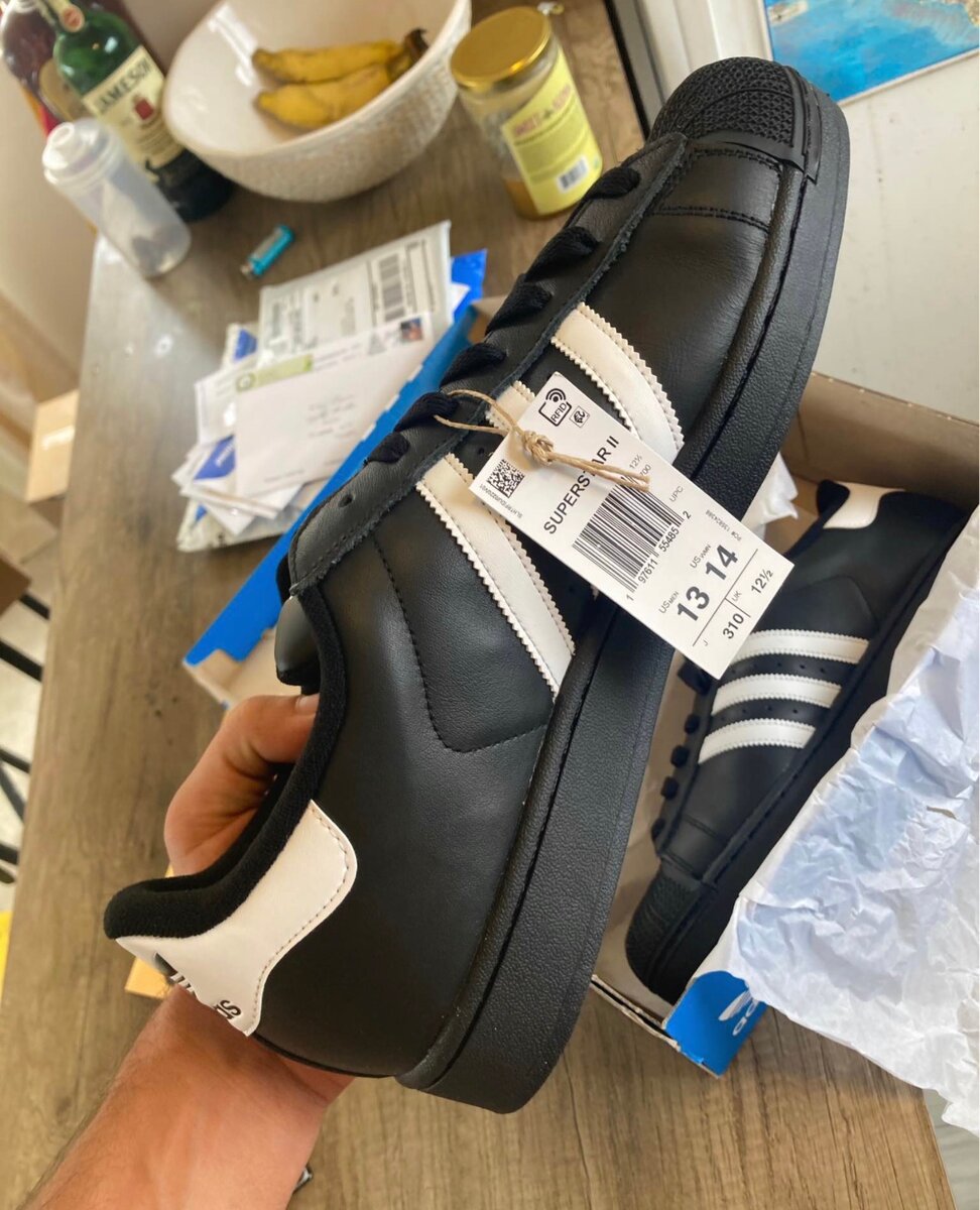 Chaussures Adidas Superstar noires