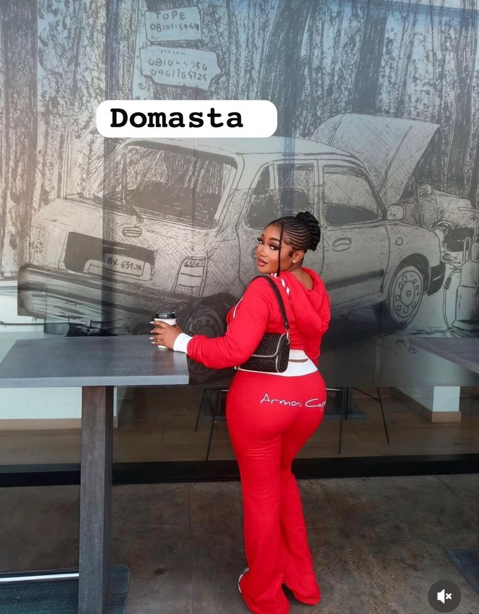 Ensemble de sport rouge vif