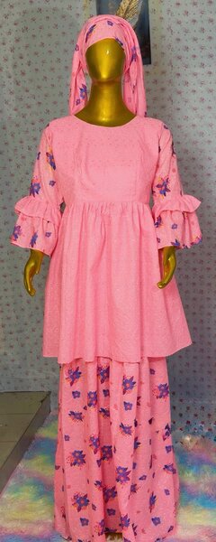 Prête à porter robe dentelle