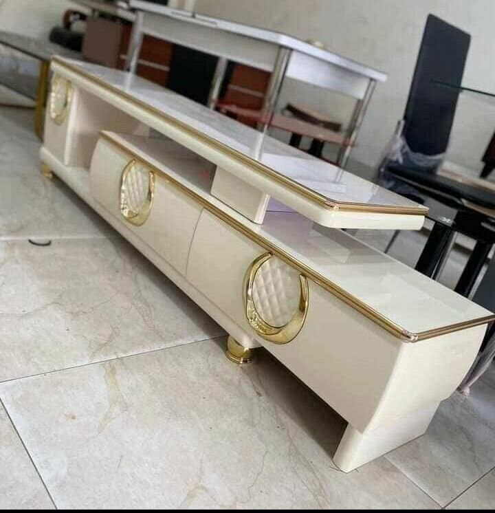 Meuble TV moderne en blanc avec rangements