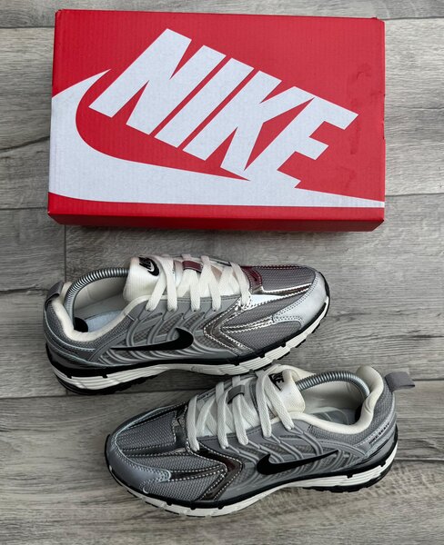 Chaussures Nike grises pour homme