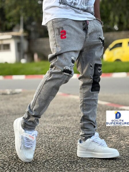 Jean décontracté effiloché