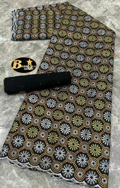 Tissu brodé africain élégant