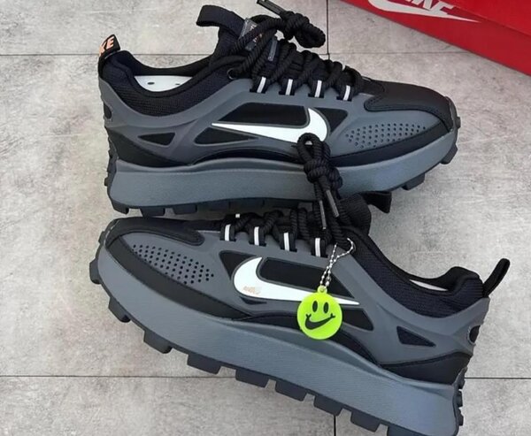 Baskets de randonnée noires