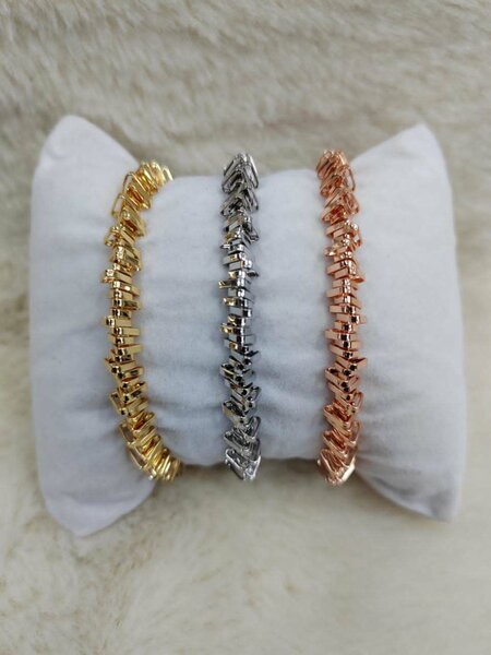Bracelets en métal élégant