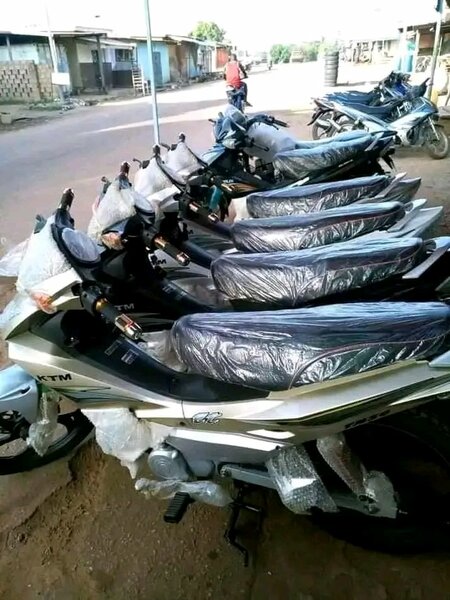 Housse de scooter KTM en plastique