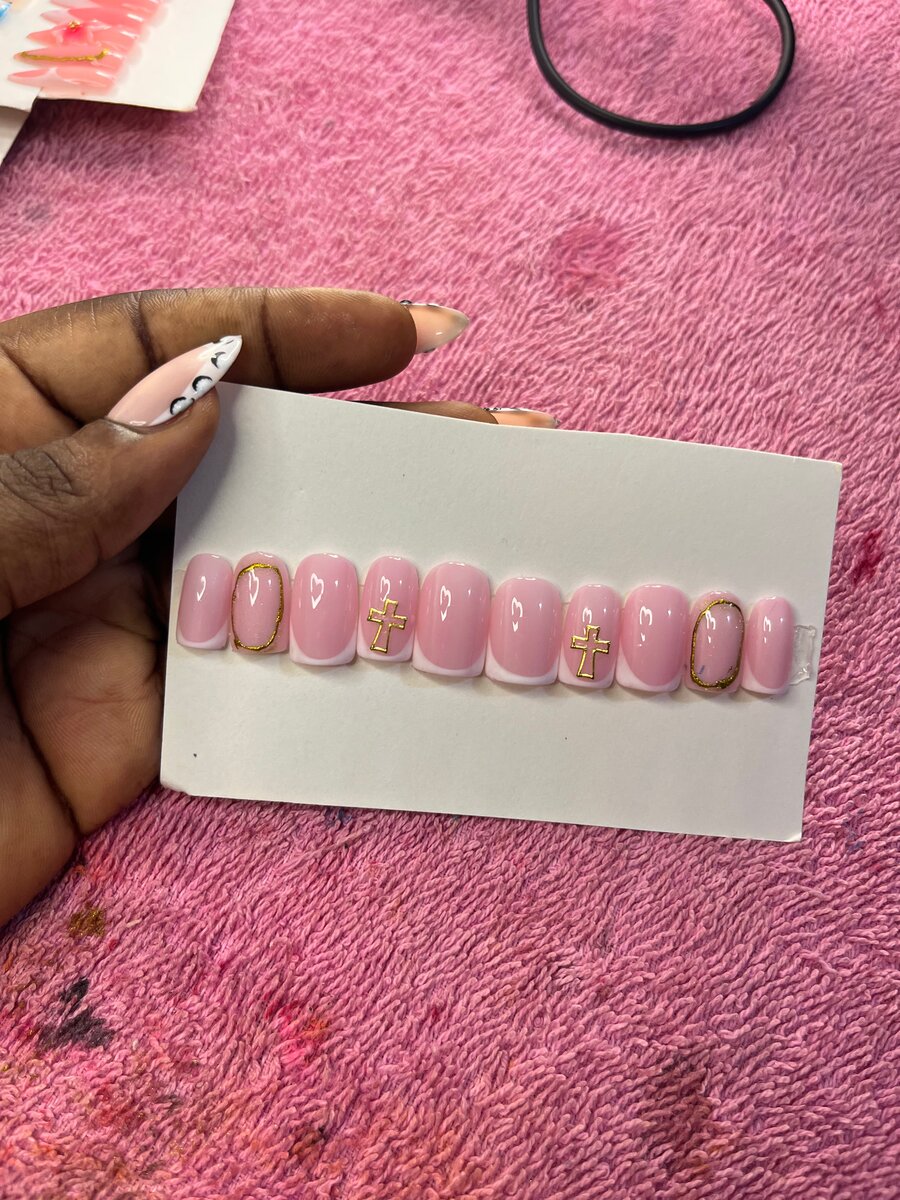 Ongles Faux Élégants