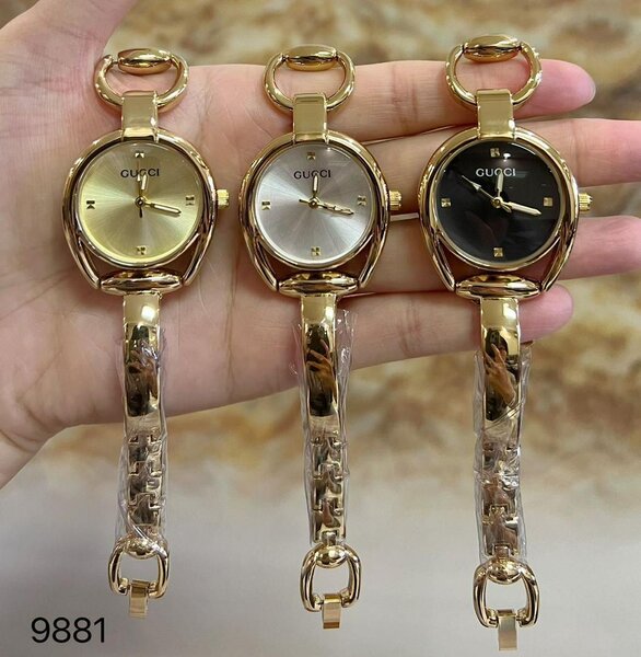 Montre Gucci dorée pour femme