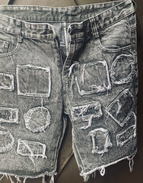 Shorts en jean délavé usé