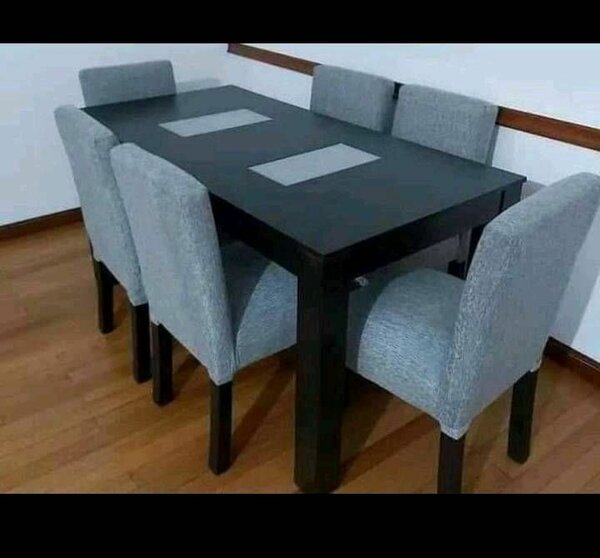 Ensemble table à manger et chaises