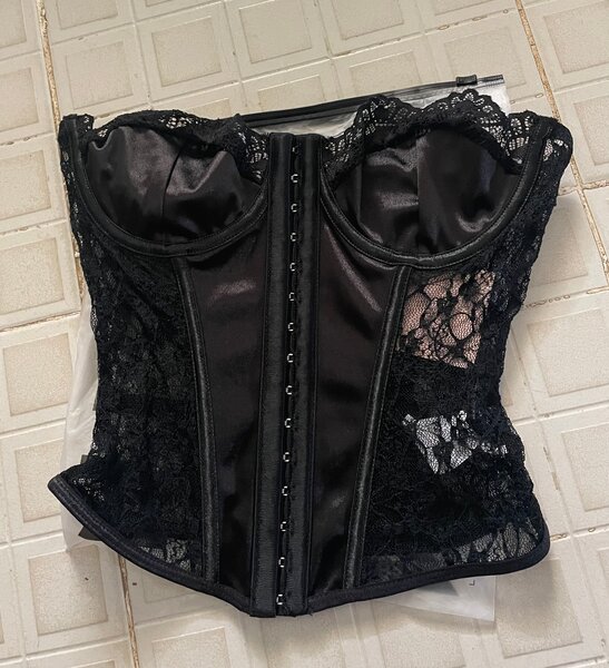 Corset noir en dentelle sexy