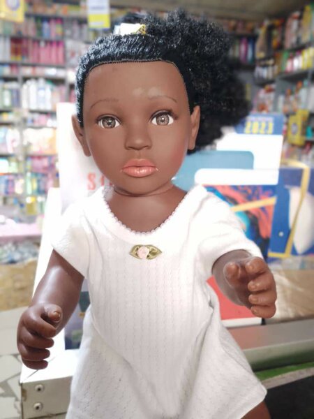 Poupée ethnique élégante