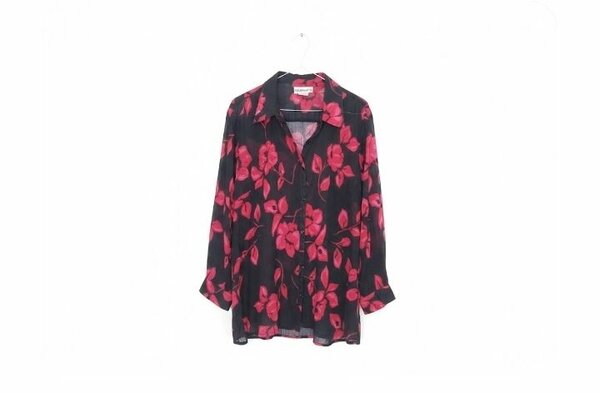 Chemise noire fleurie rouge