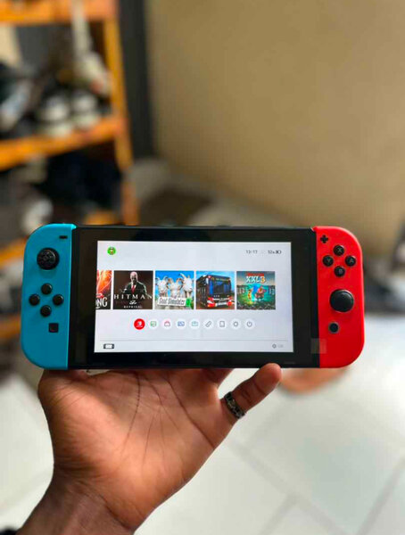 Nintendo Switch Lite rouge et bleu