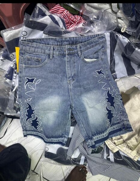 Shorts en jean déchiré pour femme