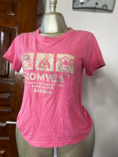 T-shirt rose graphique en coton