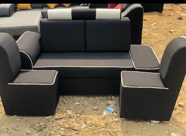 Canapé convertible 3 places avec 2 pouf