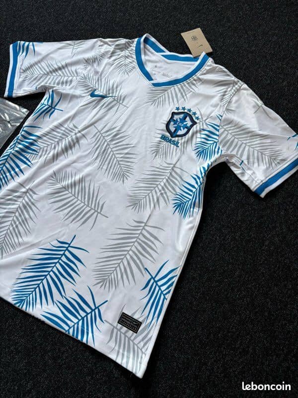 Maillot de foot style moderne