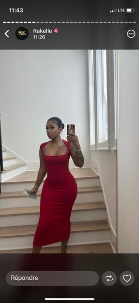 Robe moulante rouge élégante