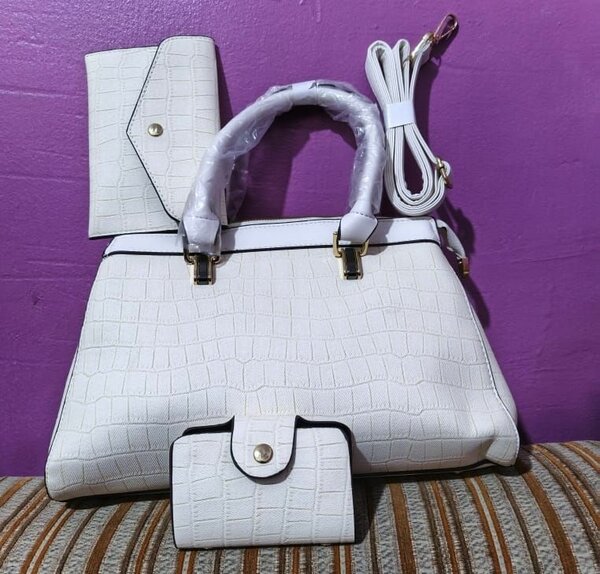 Sac à main en cuir blanc élégant