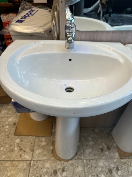 Lavabo moderne en céramique