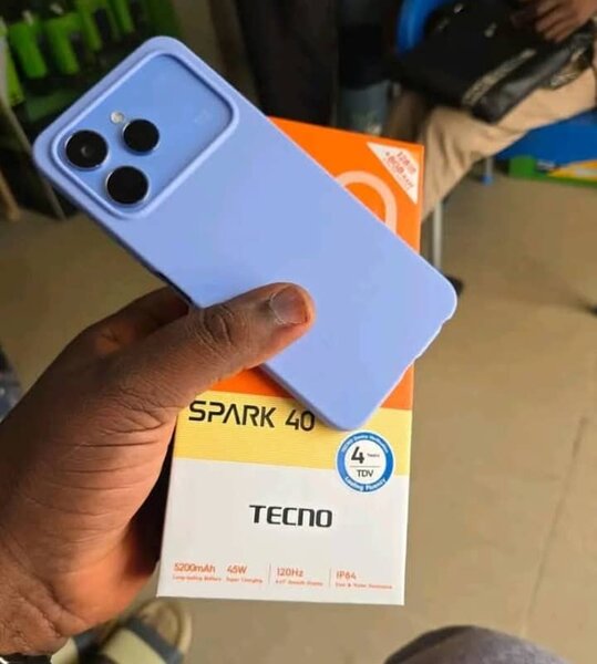 Téléphone Tecno Spark 40
