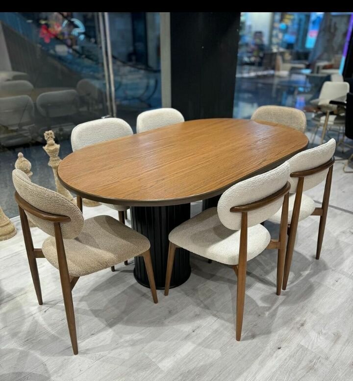 Table à manger en bois avec 6 chaises