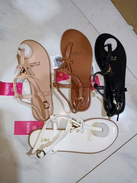 Sandales plates pour femme