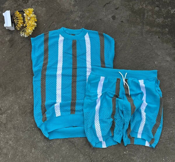 Ensemble de sport rayé