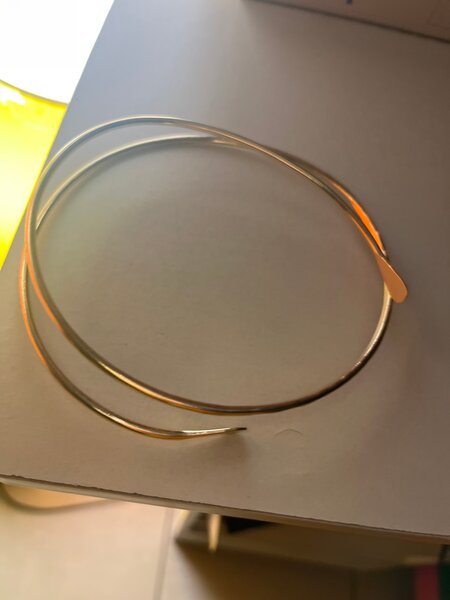 Bracelet de bras doré élégant