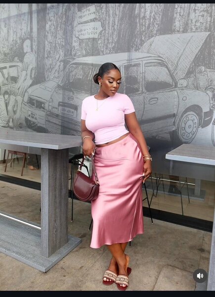 Jupe longue satinée élégante