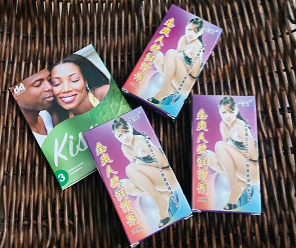 Préservatifs + lubrifiant ment