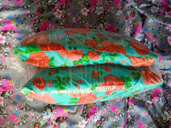 Oreiller à fleurs coloré