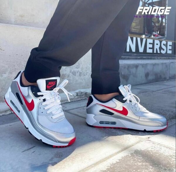 Sneakers argent et rouge