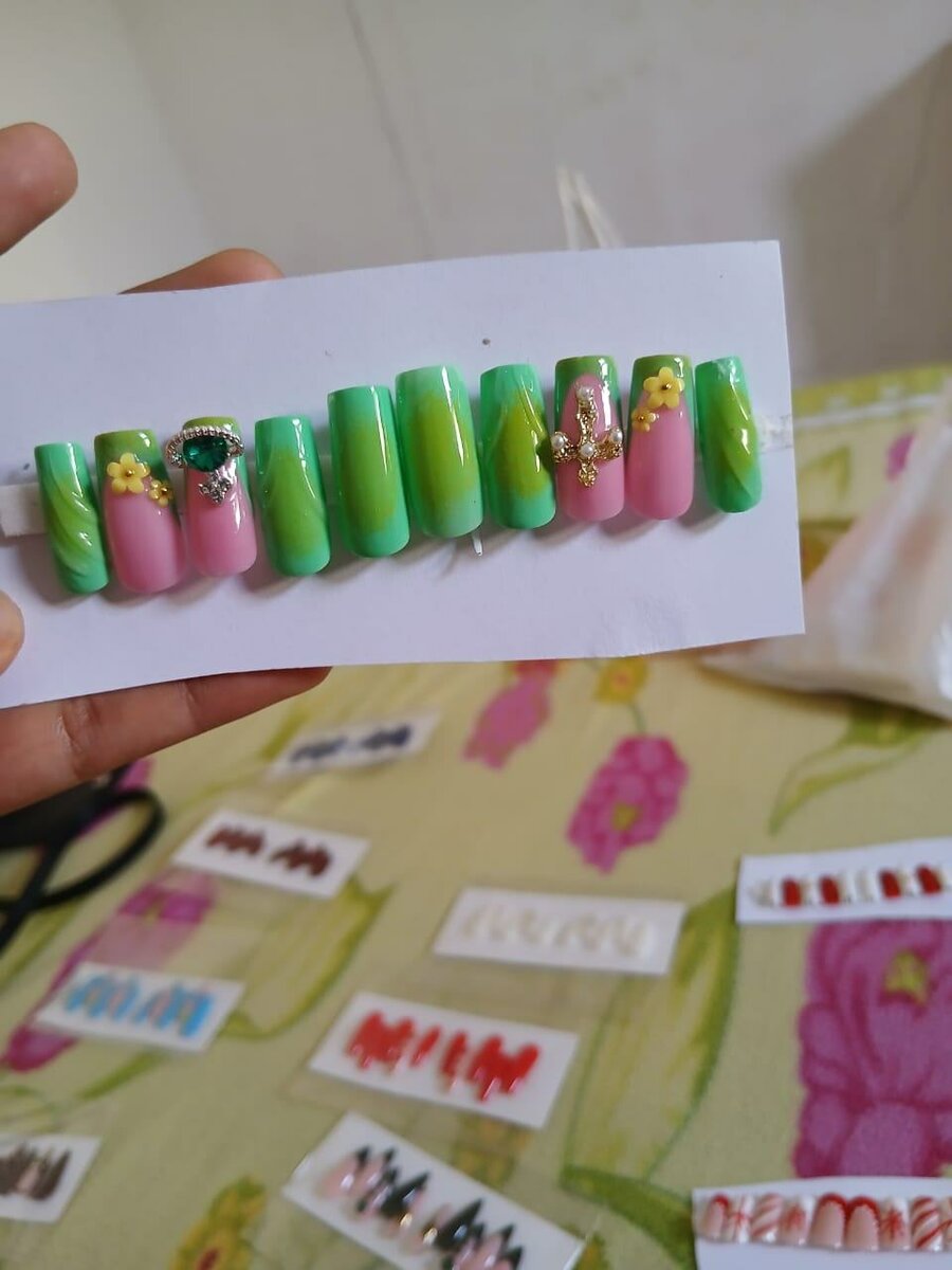 Ongles Artificiels Éclatants